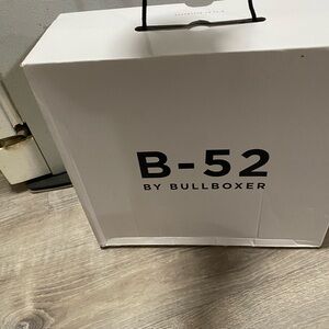 B-52 by Bullboxer White Shoe Box with Handle